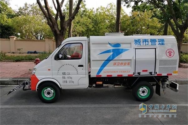 宇通環衛路面養護車