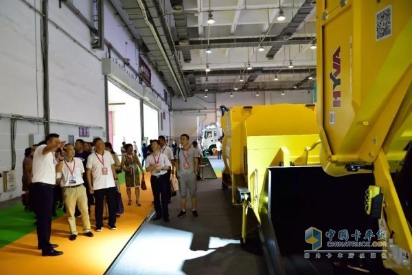 中環協肖家寶率團觀摩了海沃展位