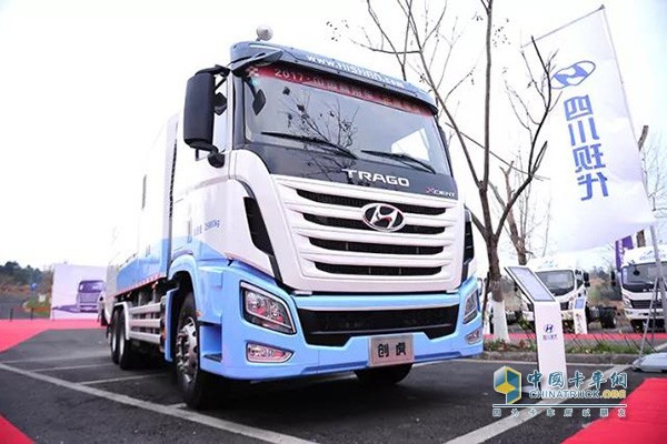 四川現代全新創虎道路污染清除車