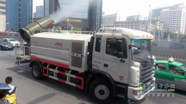 江淮格爾發“霧炮車”